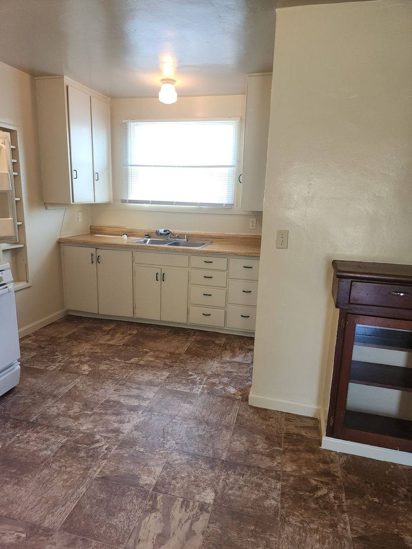House for rent at 1605 St Clair, Escalon, CA 95320