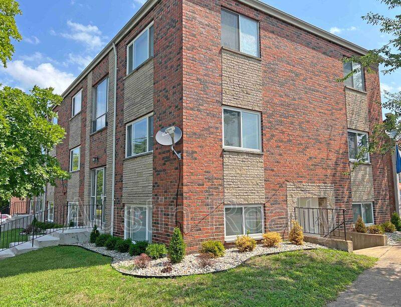 Apartment for rent at 5468 Cologne Ave #B, Saint Louis, MO 63116