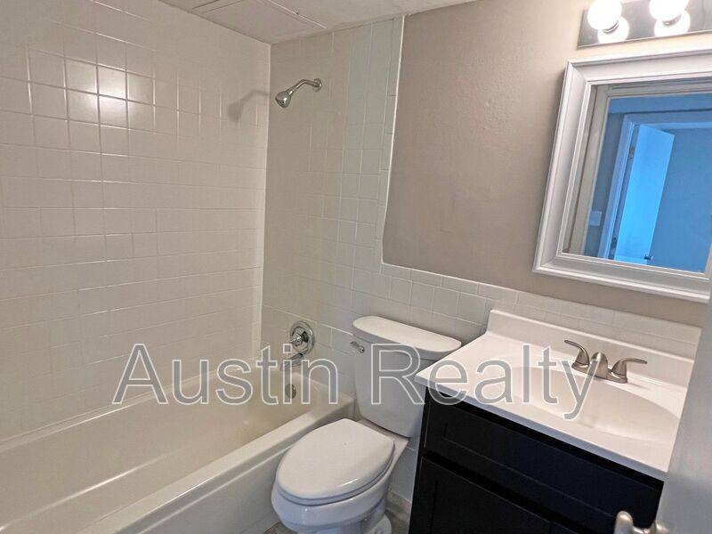 Apartment for rent at 5468 Cologne Ave #B, Saint Louis, MO 63116