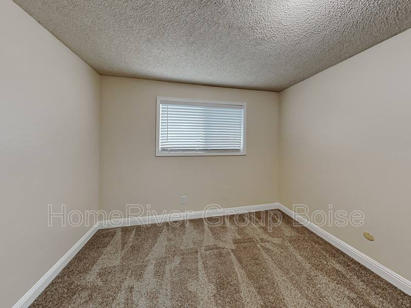Apartment for rent at 106 N Homedale Ave, Caldwell, ID 83605