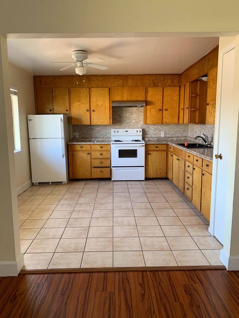 Apartment for rent at 150 Center St, Auburn, CA 95603