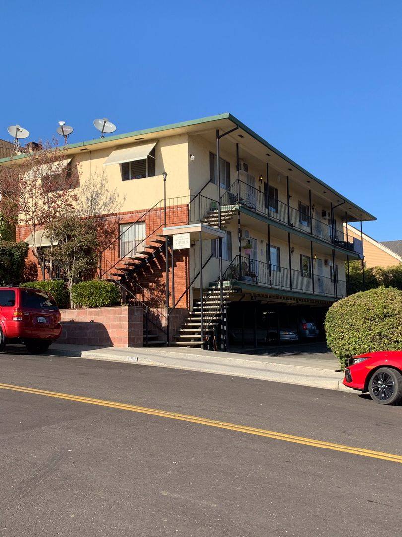 Apartment for rent at 150 Center St, Auburn, CA 95603