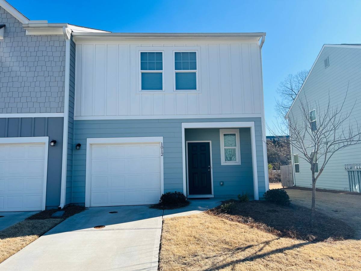 Townhouse for rent at 1012 Paddington Dr, Cartersville, GA 30120