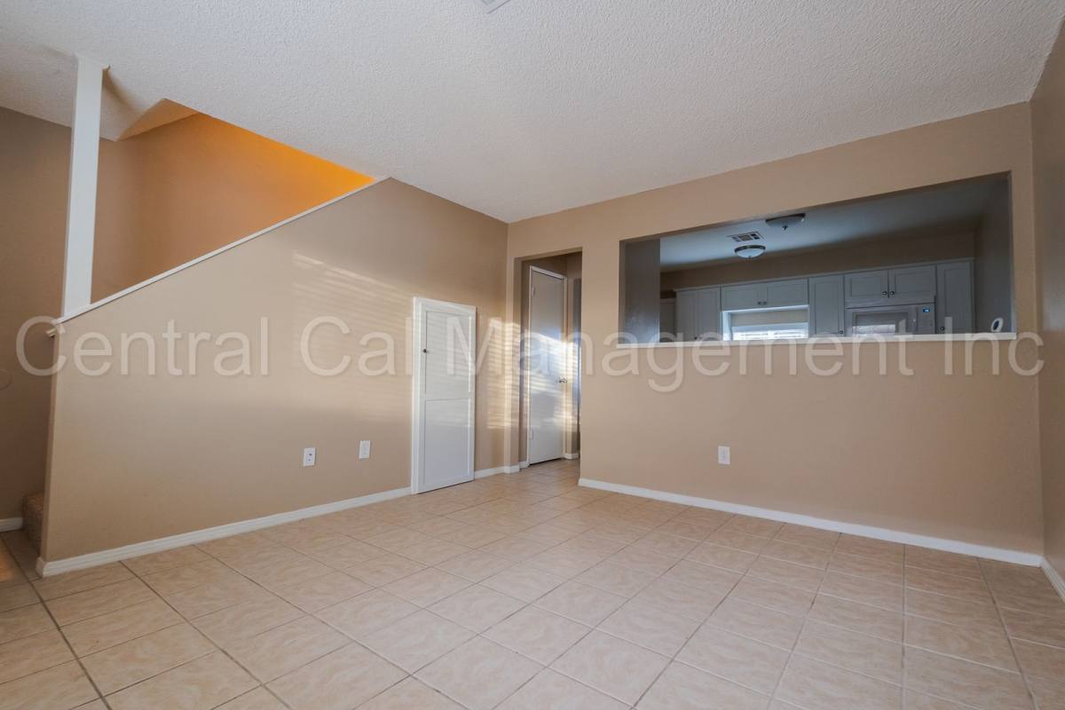 Apartment for rent at 930 Day Ave, Bakersfield, CA 93308