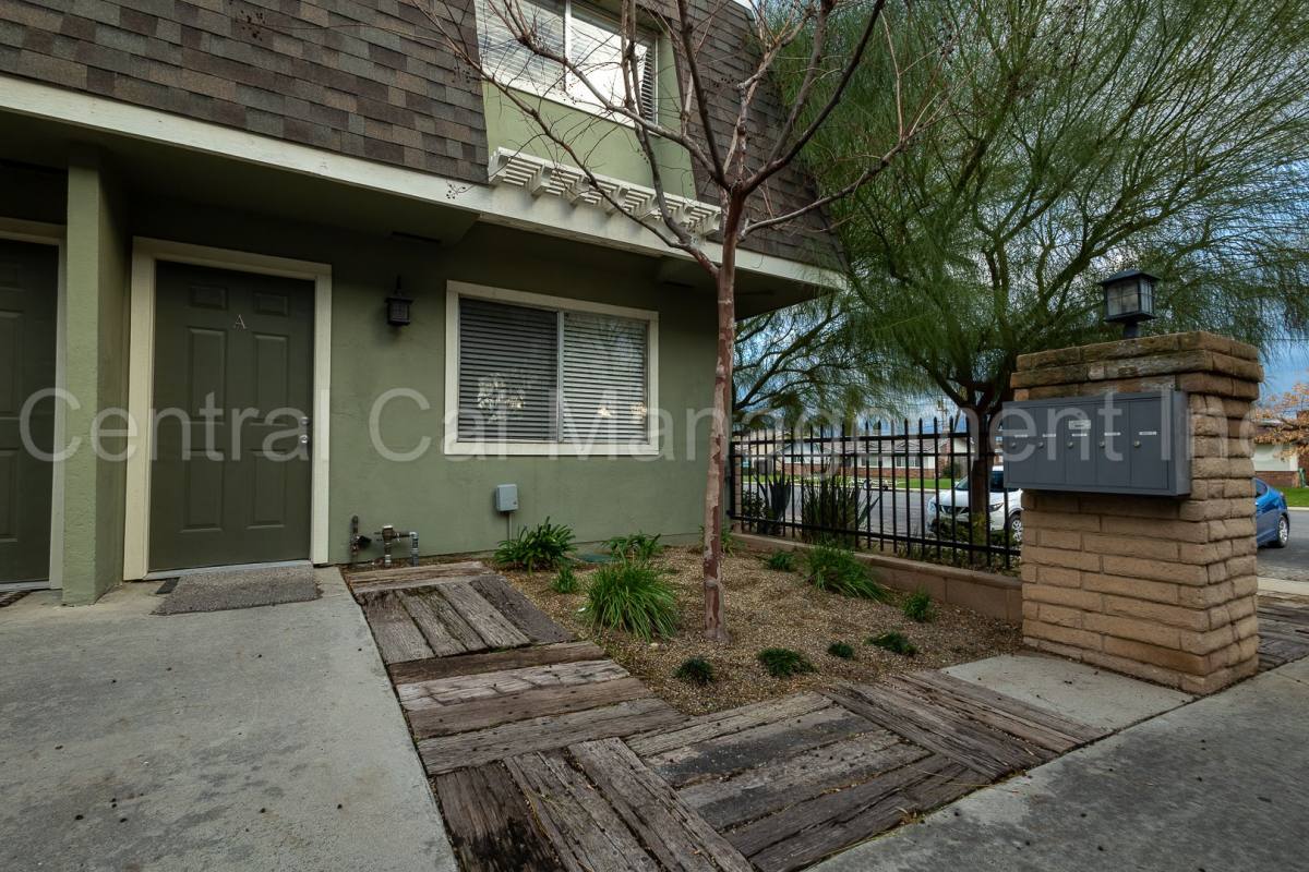 Apartment for rent at 930 Day Ave, Bakersfield, CA 93308