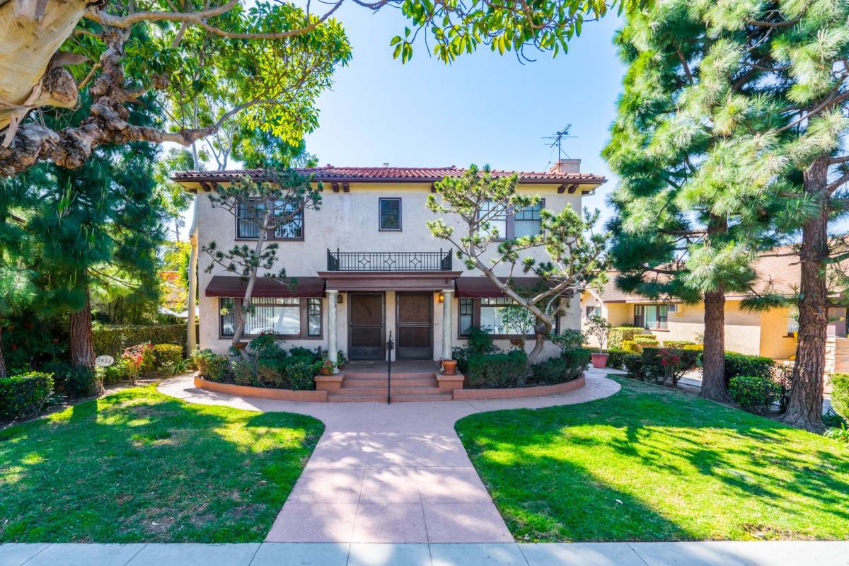 Apartment for rent at 3512-20 2nd St, Long Beach, CA 90803