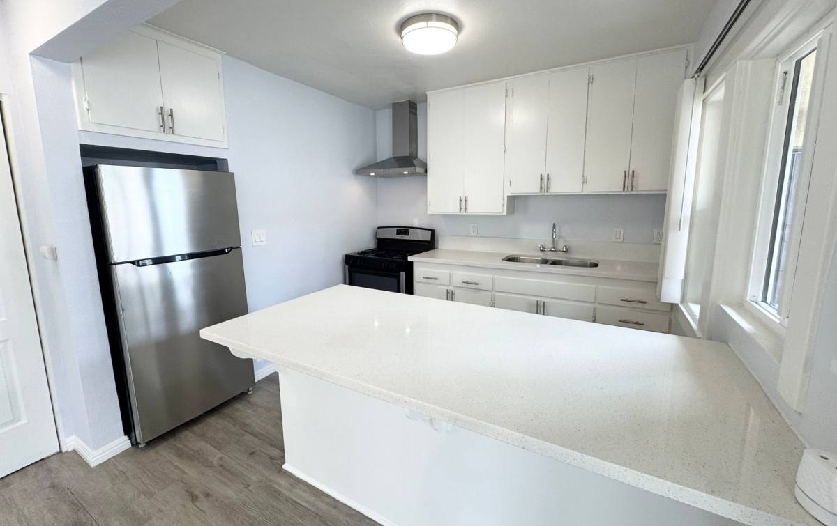 Apartment for rent at 3512-20 2nd St, Long Beach, CA 90803