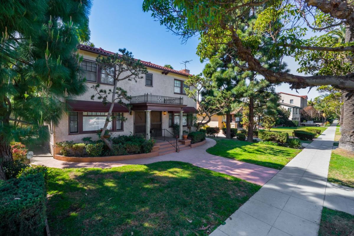 Apartment for rent at 3512-20 2nd St, Long Beach, CA 90803