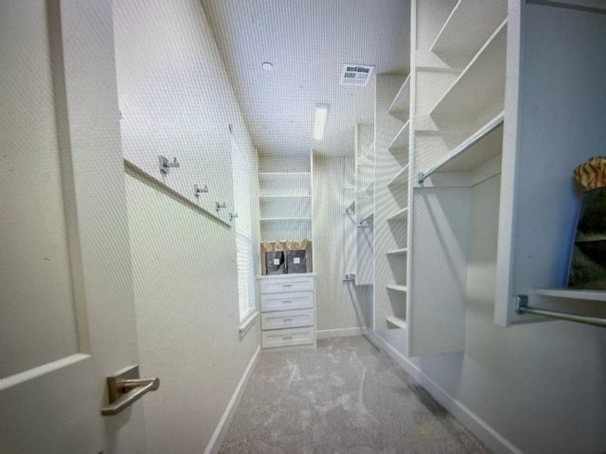 Apartment for rent at 16108 N Western Ave, Edmond, OK 73013