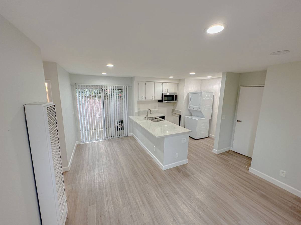 Apartment for rent at 4236 W 129th St, Hawthorne, CA 90250