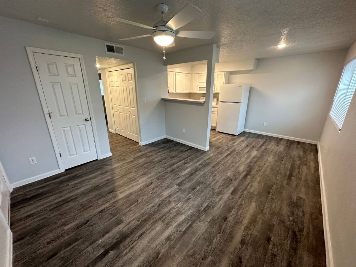Apartment for rent at 250 Village Dr, Los Lunas, NM 87031