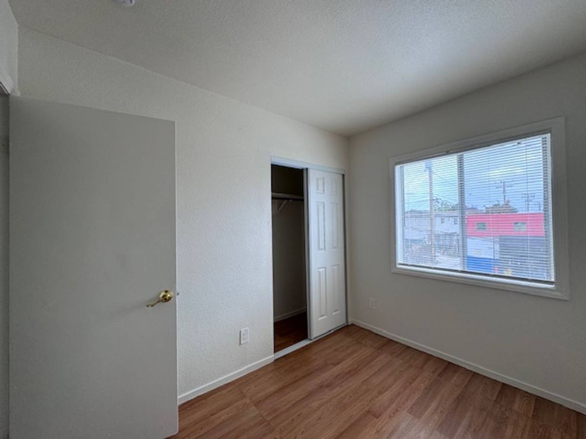 Apartment for rent at 1561 W Pacific Coast Highway, Long Beach, CA 90810