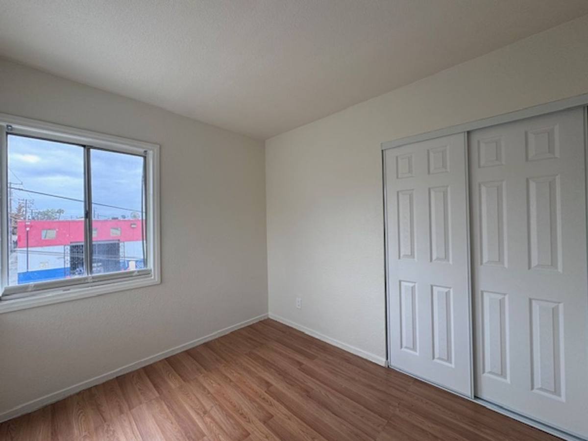 Apartment for rent at 1561 W Pacific Coast Highway, Long Beach, CA 90810