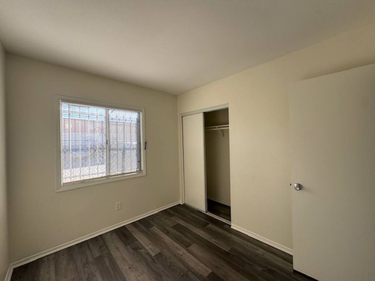 Apartment for rent at 1561 W Pacific Coast Highway, Long Beach, CA 90810