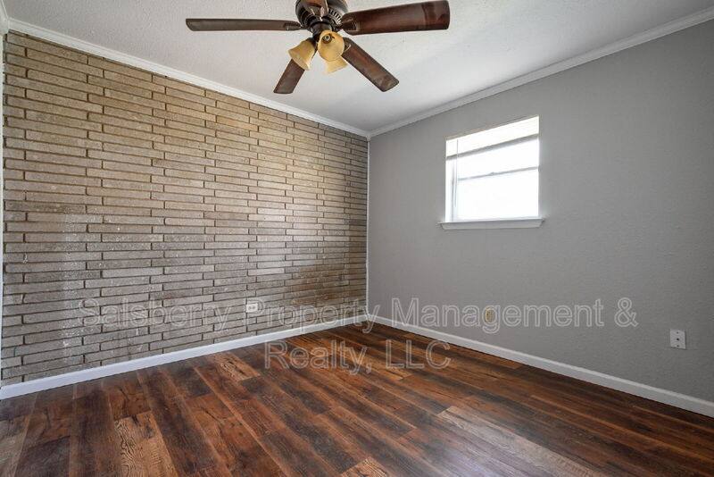 House for rent at 1211 NW 3rd Ave, Mineral Wells, TX 76067