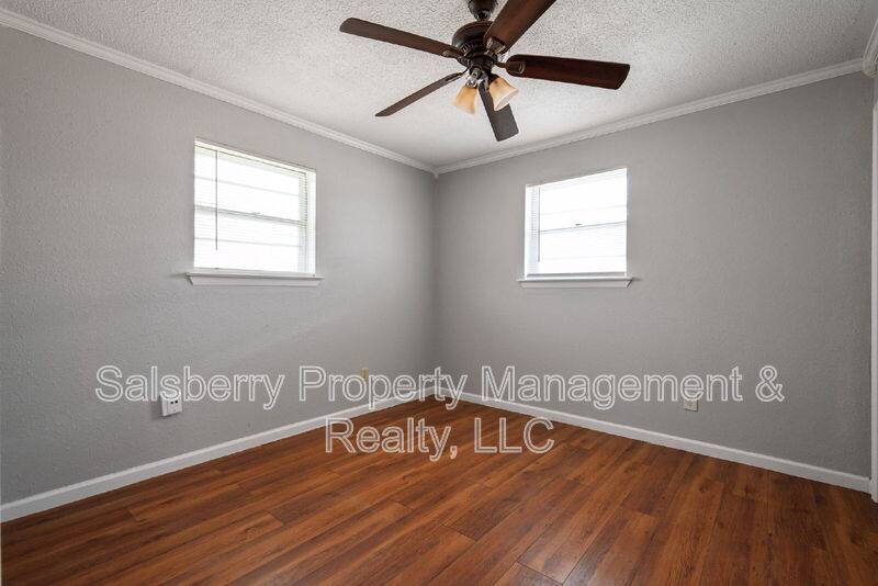 House for rent at 1211 NW 3rd Ave, Mineral Wells, TX 76067
