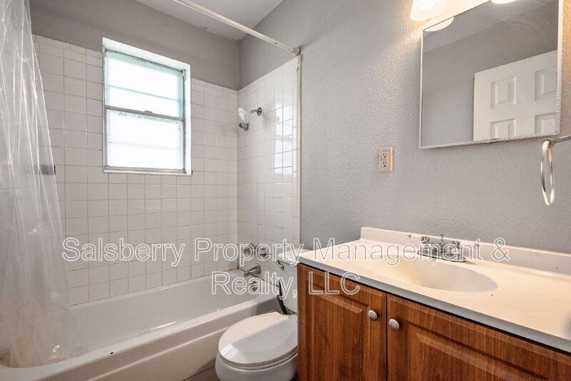 House for rent at 1211 NW 3rd Ave, Mineral Wells, TX 76067