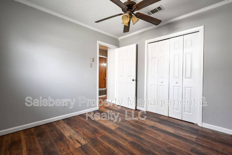 House for rent at 1211 NW 3rd Ave, Mineral Wells, TX 76067