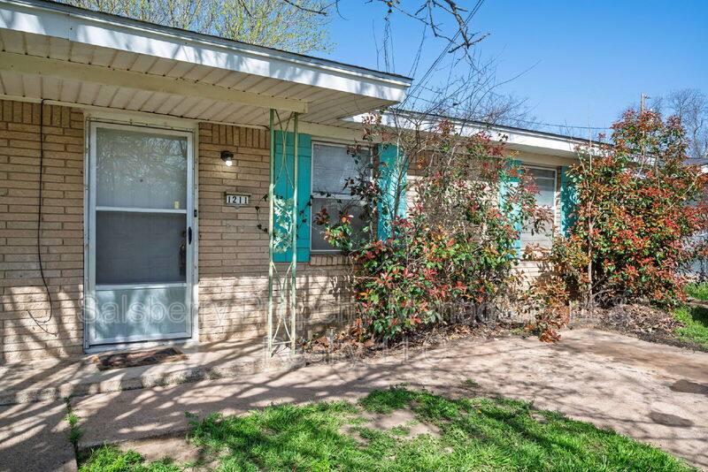 House for rent at 1211 NW 3rd Ave, Mineral Wells, TX 76067