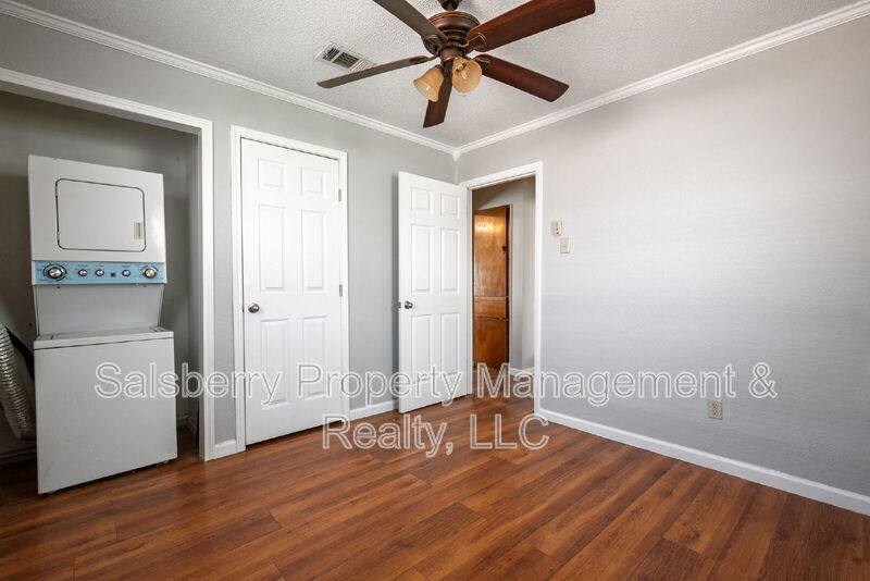 House for rent at 1211 NW 3rd Ave, Mineral Wells, TX 76067