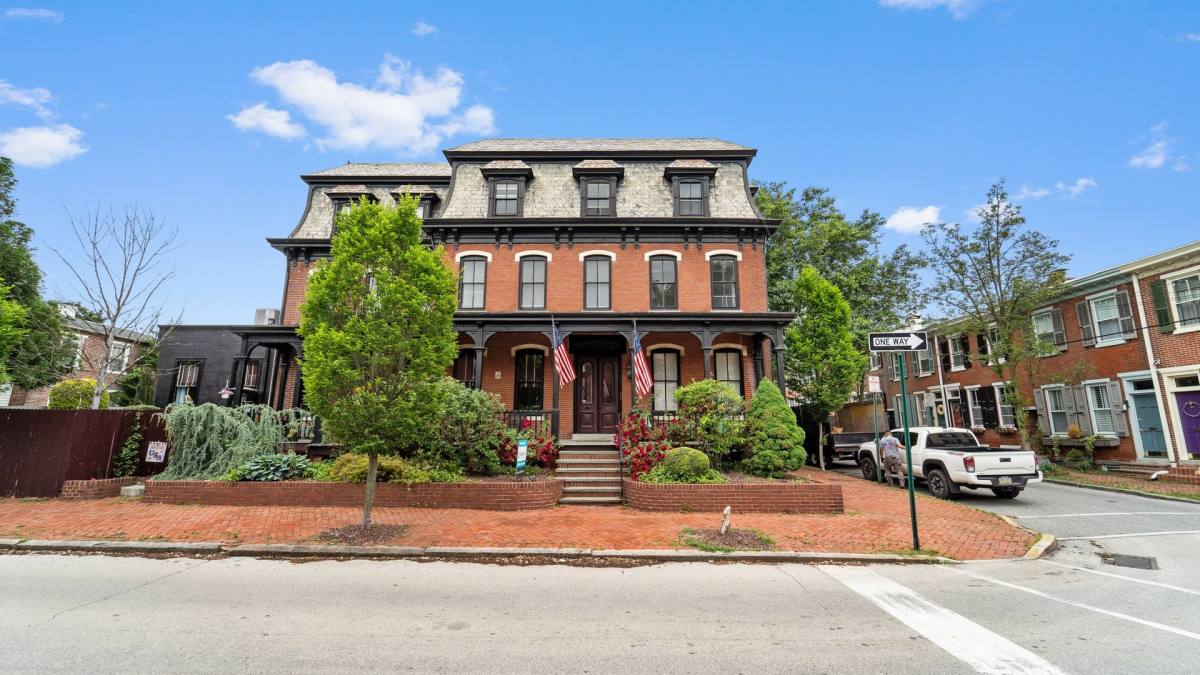 Apartment for rent at 201 W Barnard St, West Chester, PA 19382