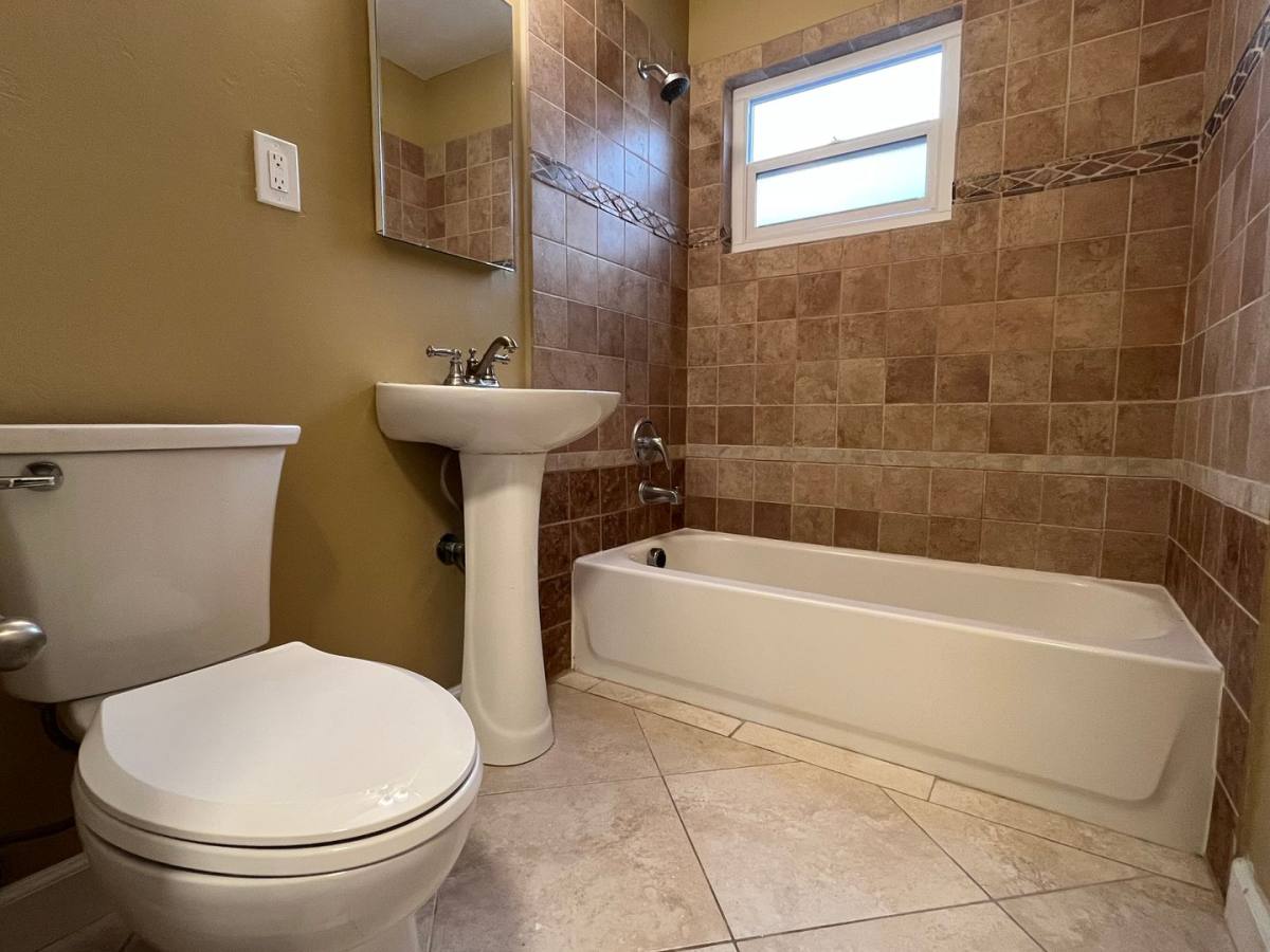 Apartment for rent at 3810-12 Adams Ave, San Diego, CA 92116