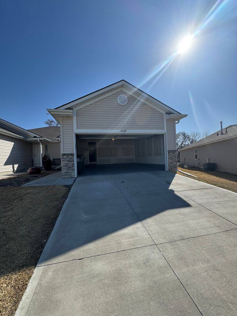 House for rent at 1059 N 170th Ave, Omaha, NE 68118