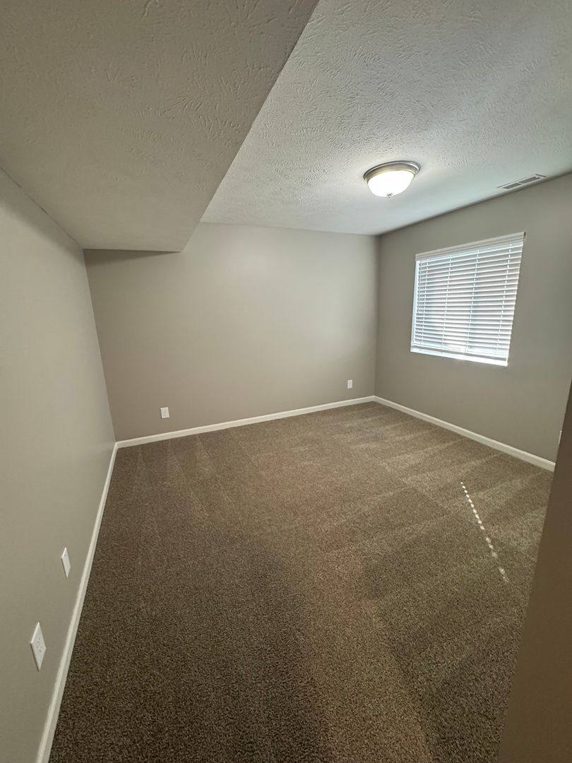 House for rent at 1059 N 170th Ave, Omaha, NE 68118