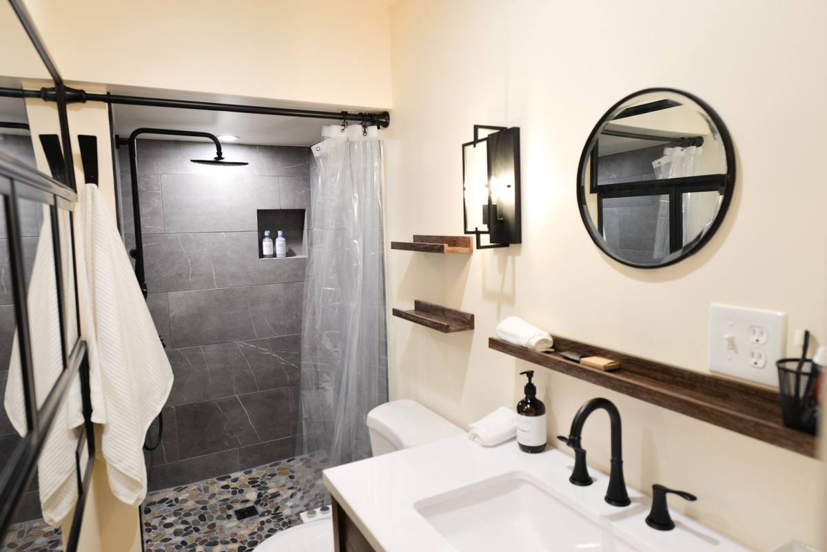 Apartment for rent at 31251 Pedro St, Laguna Beach, CA 92651