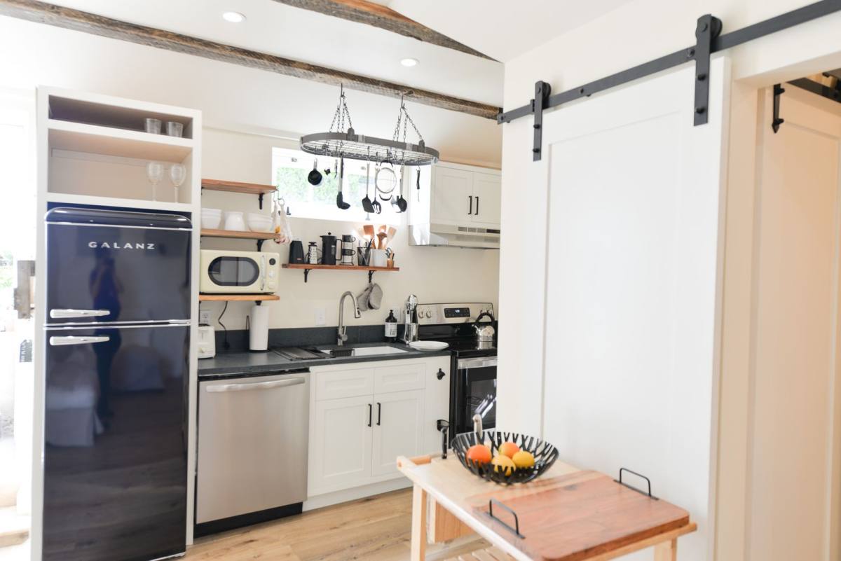 Apartment for rent at 31251 Pedro St, Laguna Beach, CA 92651