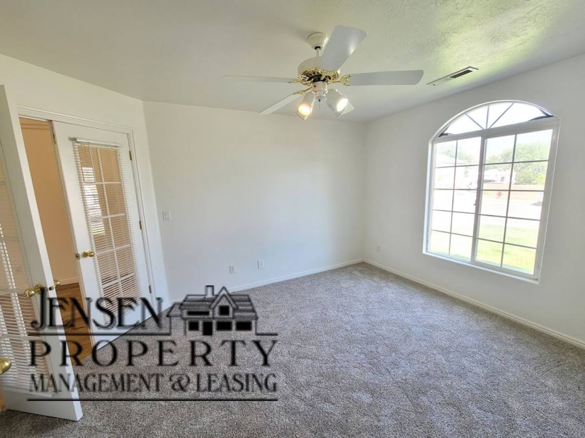 House for rent at 3851 W 200 N, Hurricane, UT 84737