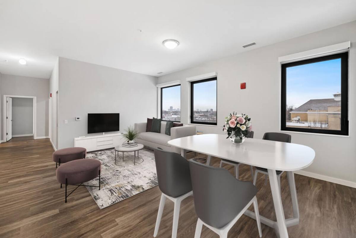 Apartment for rent at 1900 W Lawrence Ave, Chicago, IL 60640