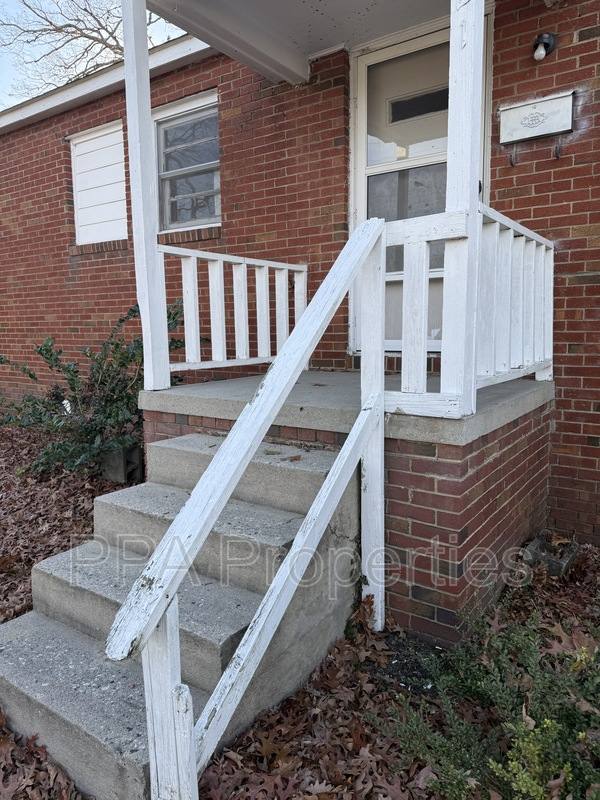 Apartment for rent at 221 Willow Ave, Burlington, NC 27217