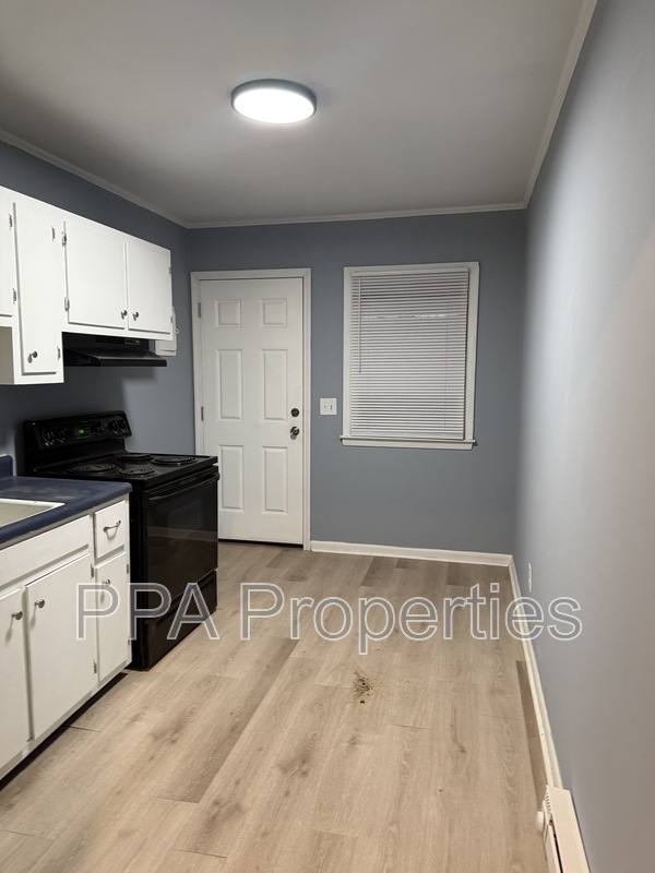 Apartment for rent at 221 Willow Ave, Burlington, NC 27217