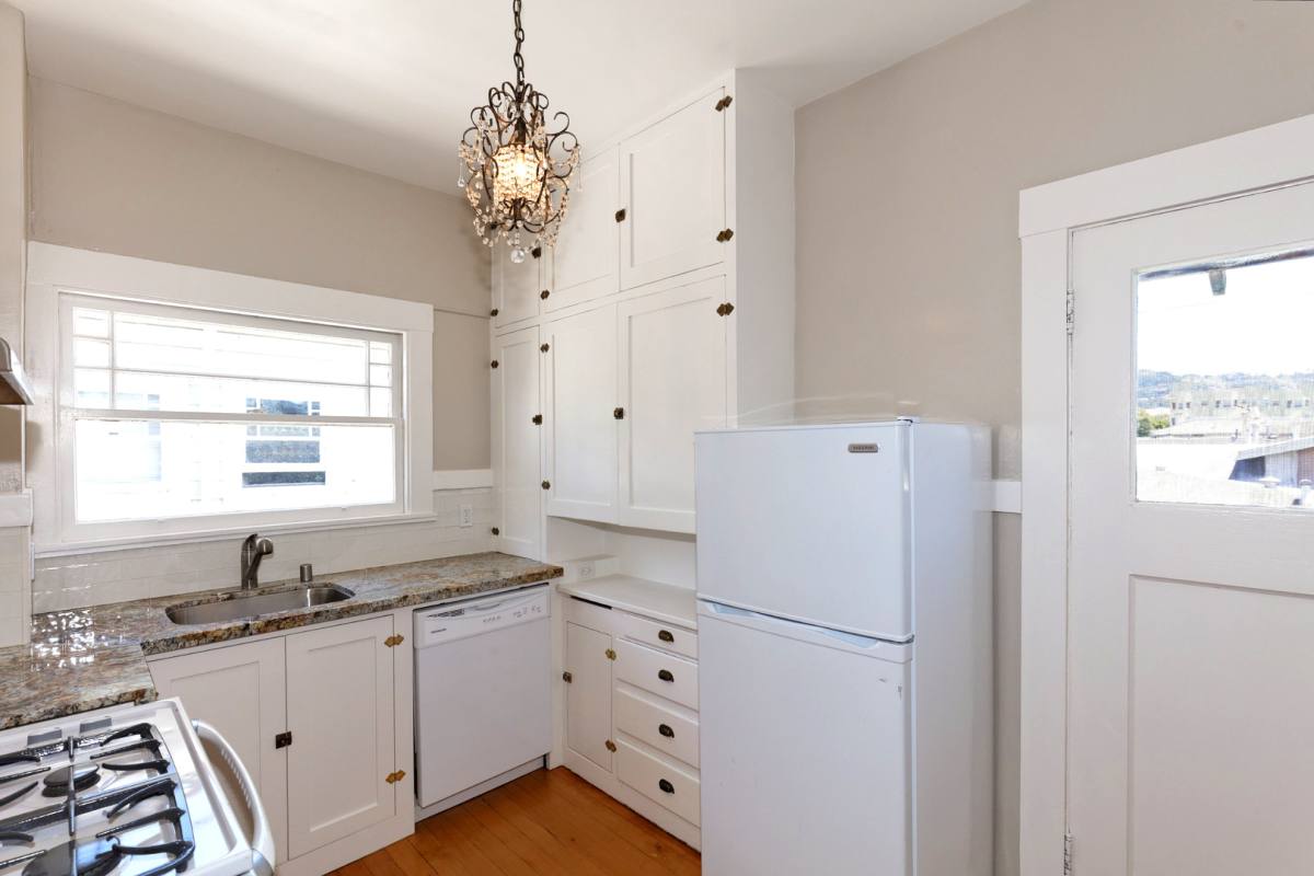 Apartment for rent at 6366 Racine St, Oakland, CA 94609