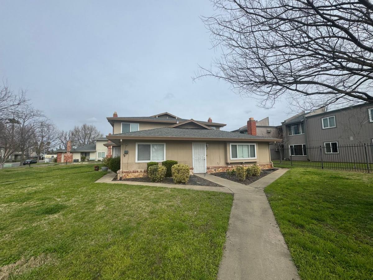 Apartment for rent at 5619 42nd St, Sacramento, CA 95824