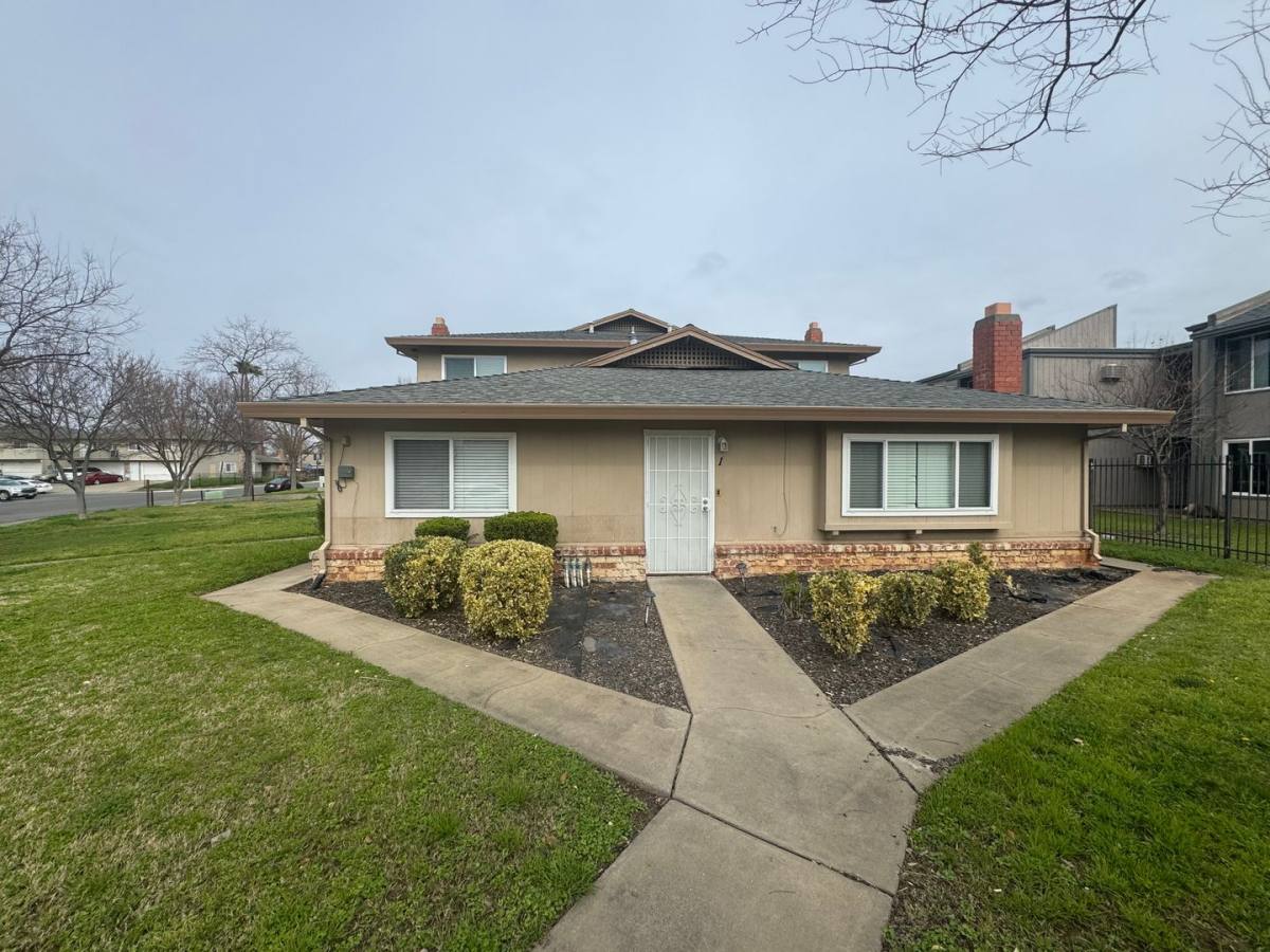 Apartment for rent at 5619 42nd St, Sacramento, CA 95824