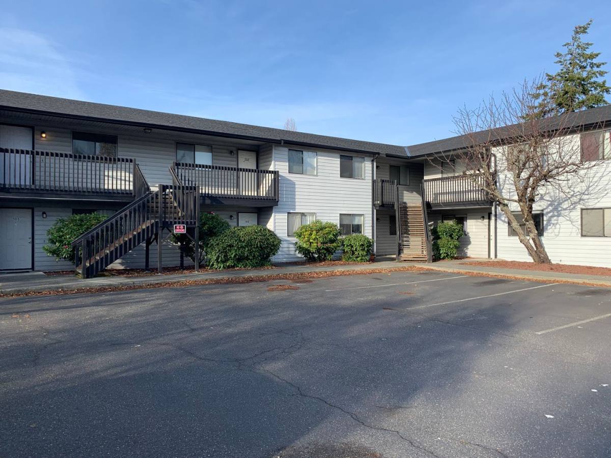1292 SE 4th Ave, Oak Harbor, WA 98277