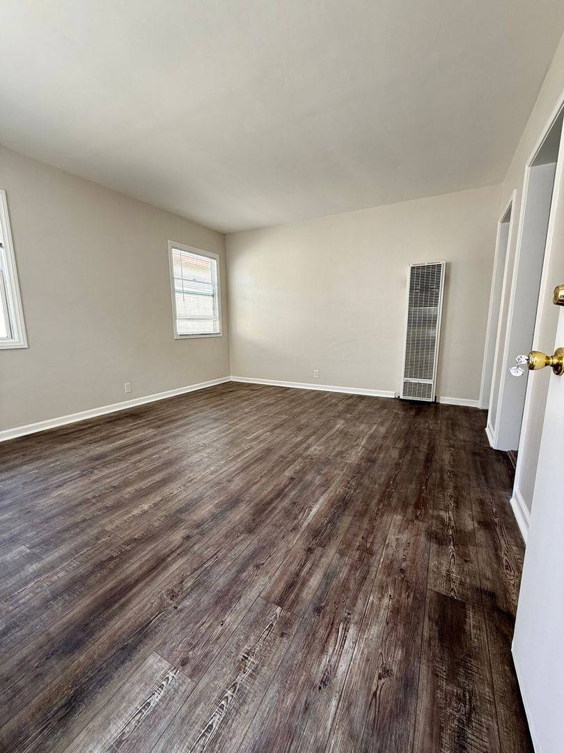 Apartment for rent at 4433 E 4th St, Long Beach, CA 90814