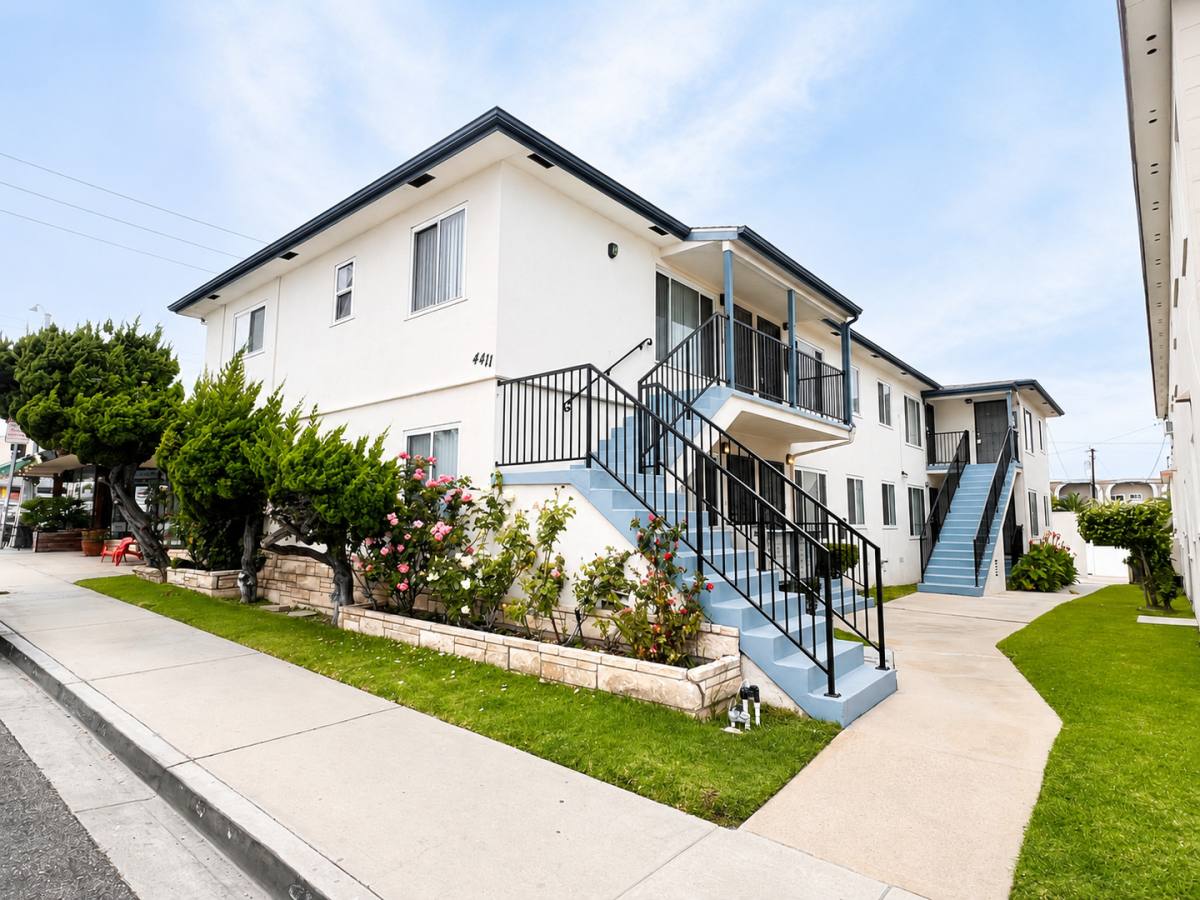 Apartment for rent at 4433 E 4th St, Long Beach, CA 90814