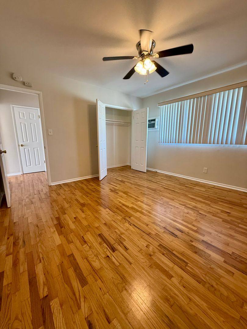 Apartment for rent at 4433 E 4th St, Long Beach, CA 90814