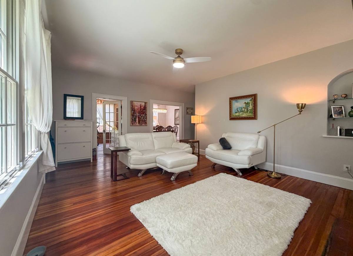 House for rent at 417 SW 10th St, Gainesville, FL 32601