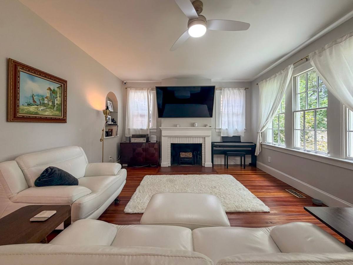 House for rent at 417 SW 10th St, Gainesville, FL 32601
