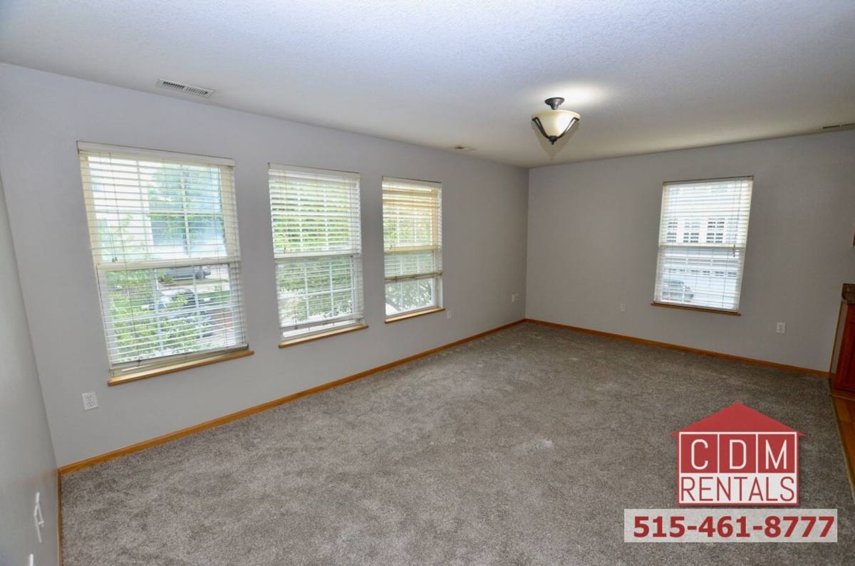 Townhouse for rent at 293 NE Basswood Dr, Waukee, IA 50263