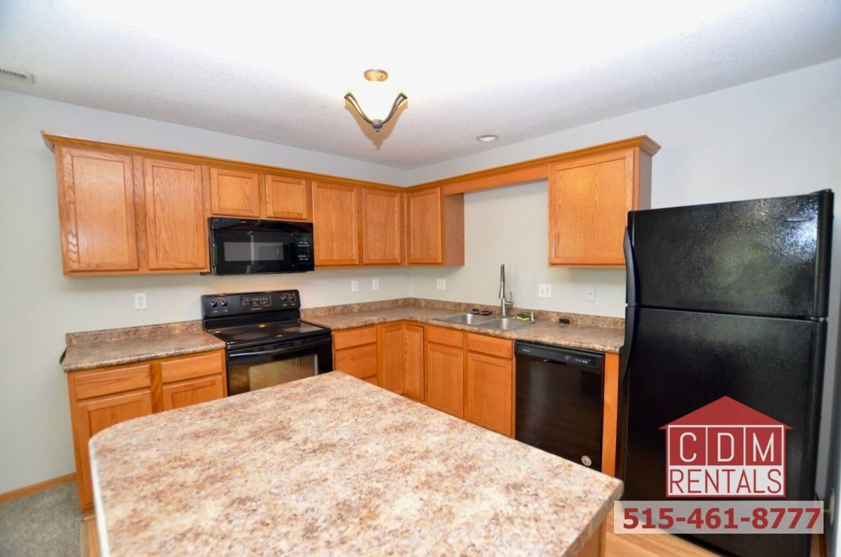 Townhouse for rent at 293 NE Basswood Dr, Waukee, IA 50263
