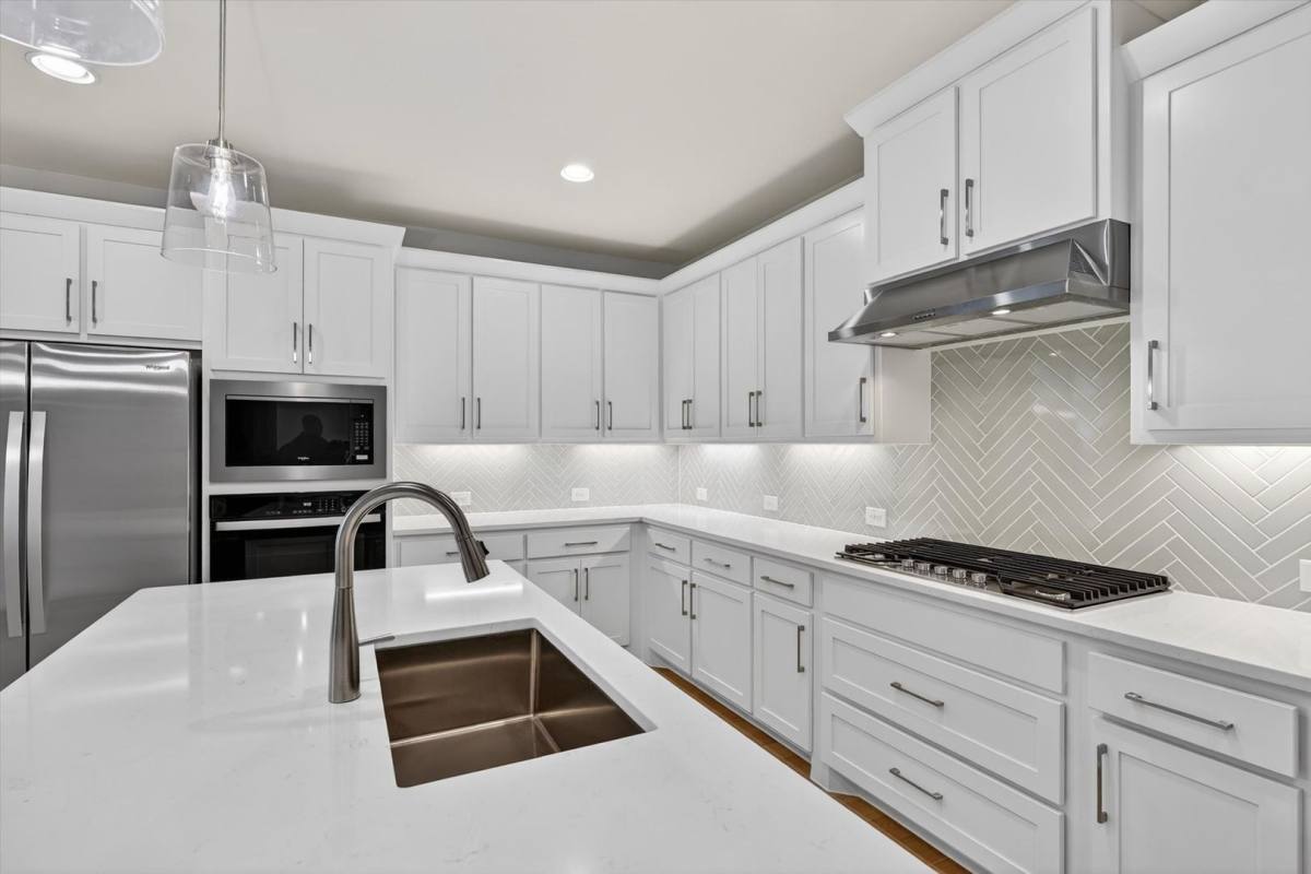 House for rent at 4123 Windy Point Rd, Little Elm, TX 75068