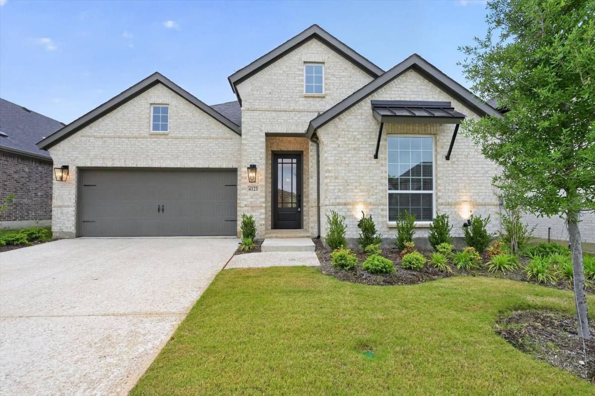 House for rent at 4123 Windy Point Rd, Little Elm, TX 75068