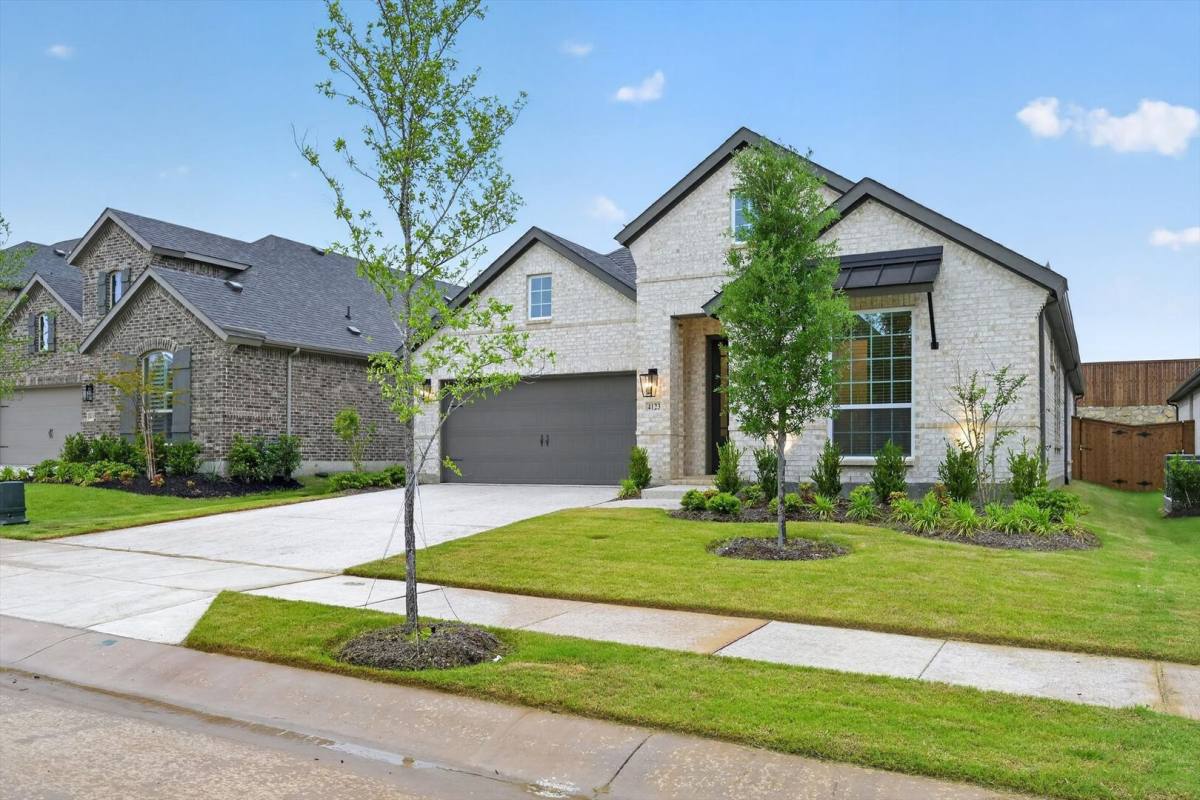 House for rent at 4123 Windy Point Rd, Little Elm, TX 75068