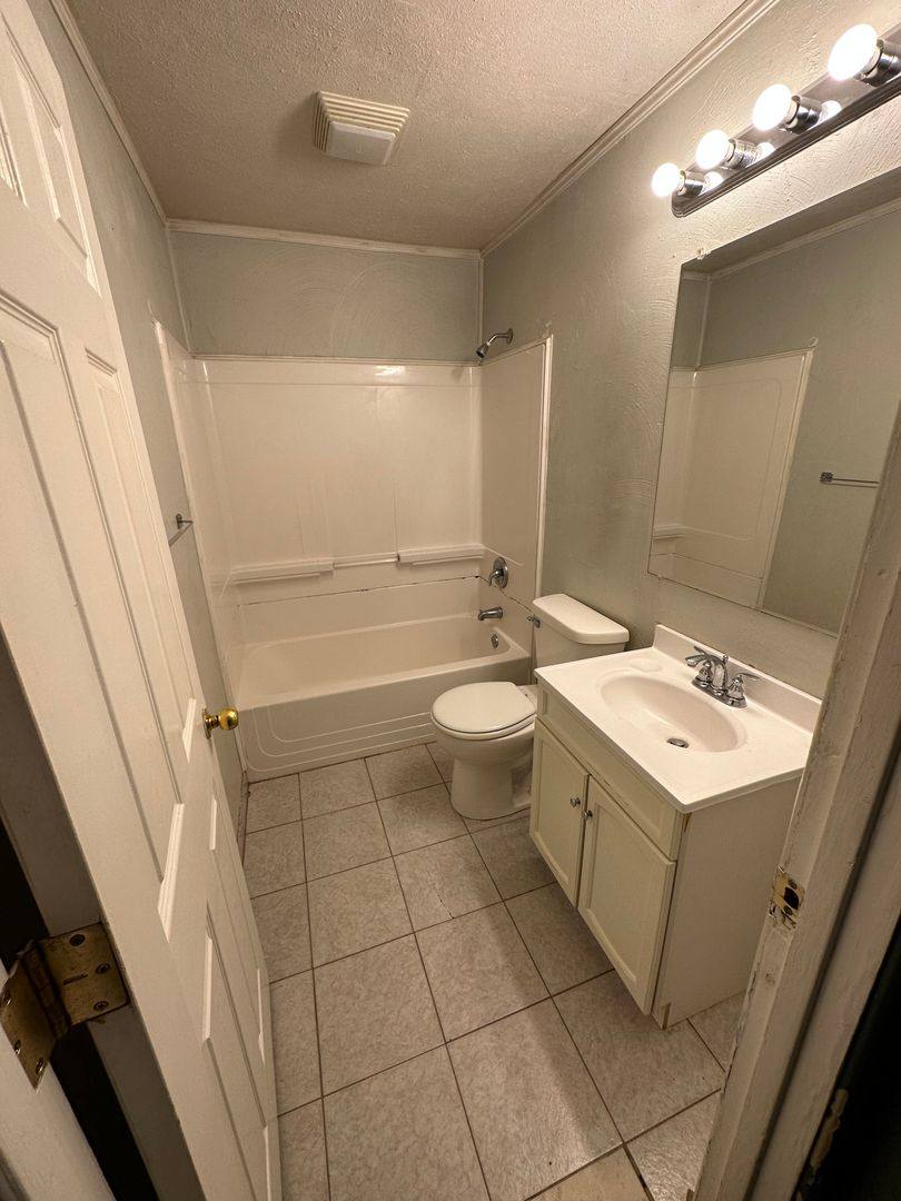 Apartment for rent at 14 Harriet Lane, Springfield, IL 62702