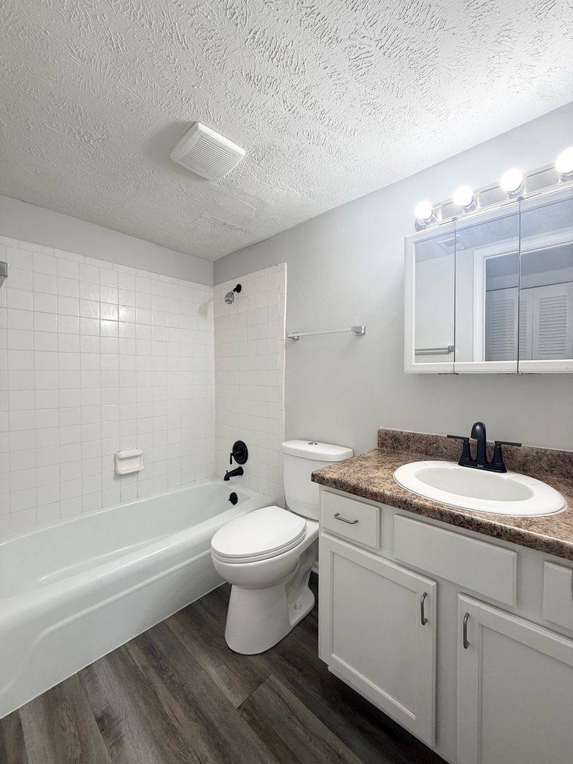 Apartment for rent at 11706 Arbor St, Omaha, NE 68144